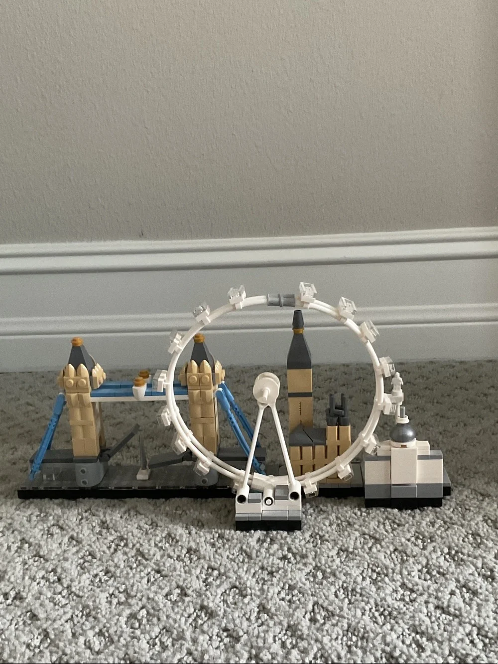 LEGO London Skyline Architecture Set - Tan, Blue, White, Black